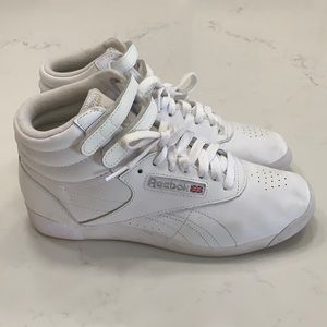 REEBOCK WHITE HIGH TOP SNEAKERS